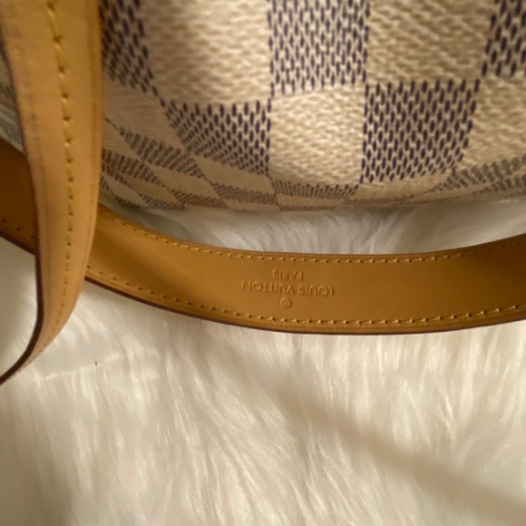 Louis Vuitton Girolata - Picture 12 of 14